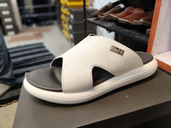 AL RAHWAN White Comfort Chappal