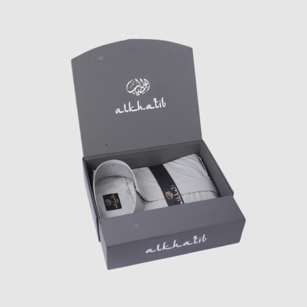 Crystal Namazi Hijab (16) Al khatib Thobes Cream